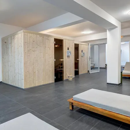 C6 - Mit Grossem, Ueberdachten Suedbalkon Im 
